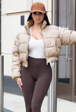 Charger l'image dans la galerie, Aspyn Cropped Puffer Coat - Tan