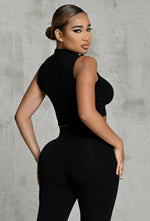 Charger l'image dans la galerie, Matte Basix Sculpt Crop Tank - Black