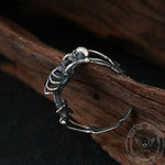 Charger l'image dans la galerie, Gothic Yoga Skull Bague ajustable en argent sterling