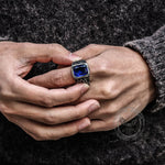 Charger l'image dans la galerie, Bague à pierres précieuses en acier inoxydable avec motif sculpté dans la pierre