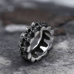 Charger l'image dans la galerie, Bague tête de mort entourée en titane et acier inoxydable