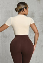 Charger l&#39;image dans la galerie, Matte Basix Sculpt Short Sleeve Bodysuit - Cream
